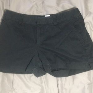 GAP “city short” in black